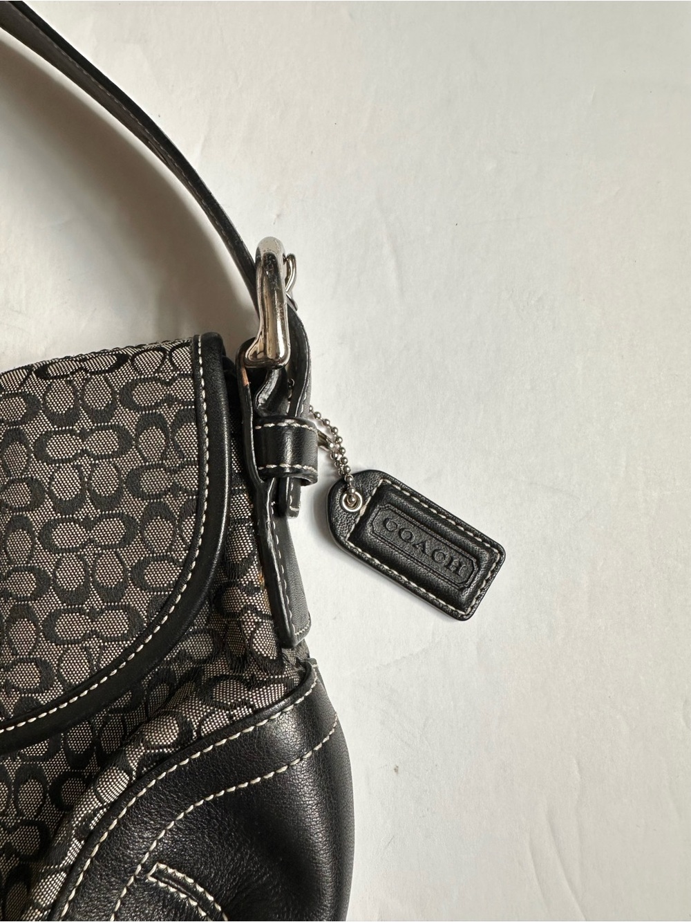 Coach Vintage Y2K Soho Gray and Black Signature Shoulder Bag - Picture 5 of 16